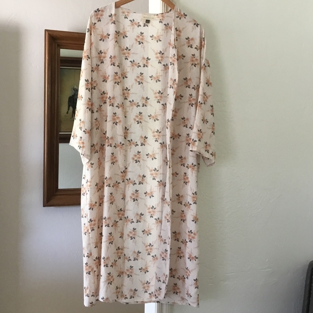 Women's Floral Lightweight Wrap Scarf - Cream Peach Floral